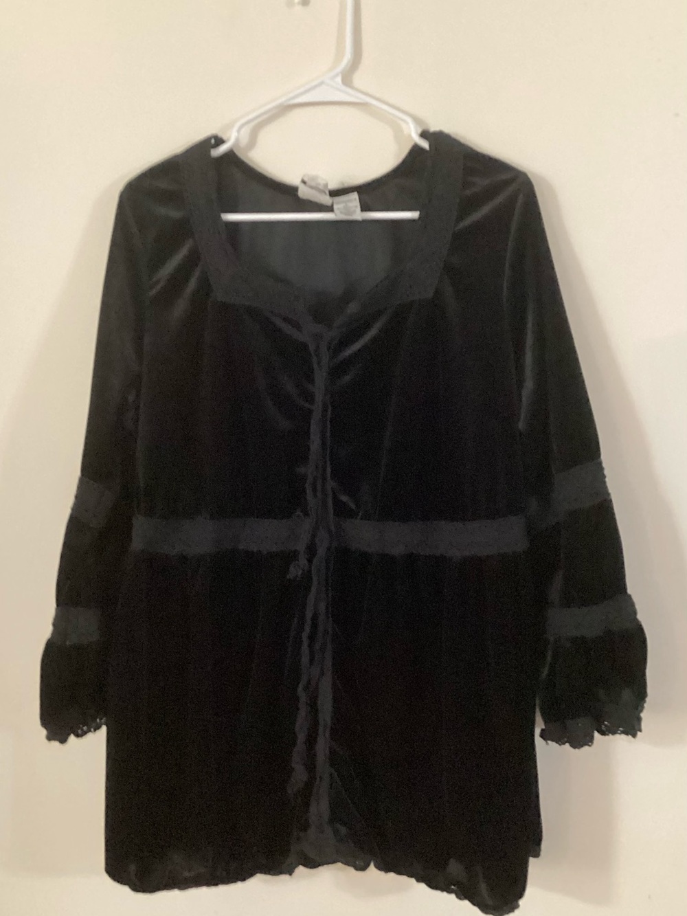 Roaman's Black Velvet Gothic Lace-Trim Tunic Size Plus L(18-20)